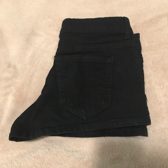 Forever 21 black shorts - Picture 3 of 4